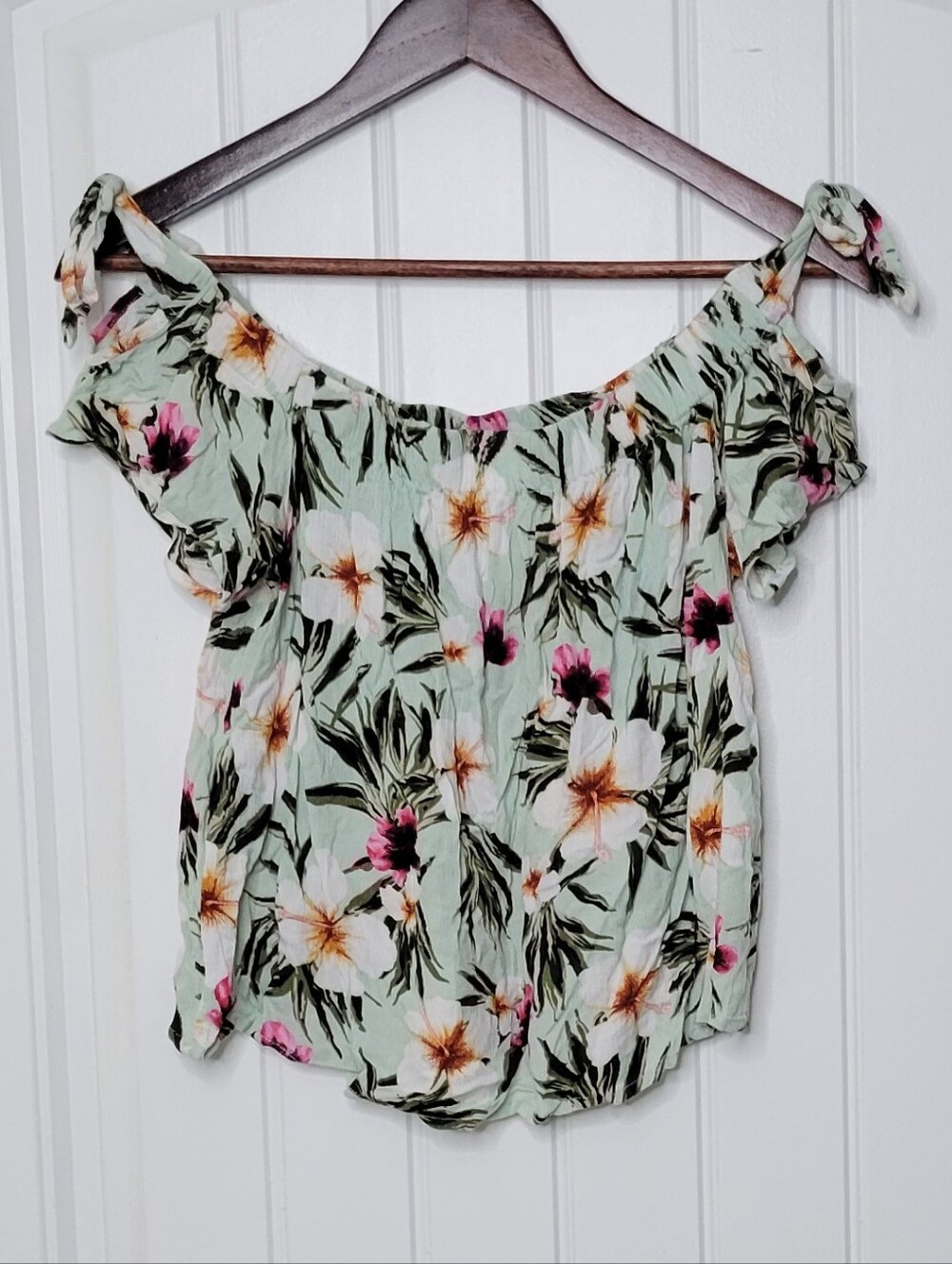 One Clothing LA Floral Off-Shoulder Tie-Sleeve Top Mint